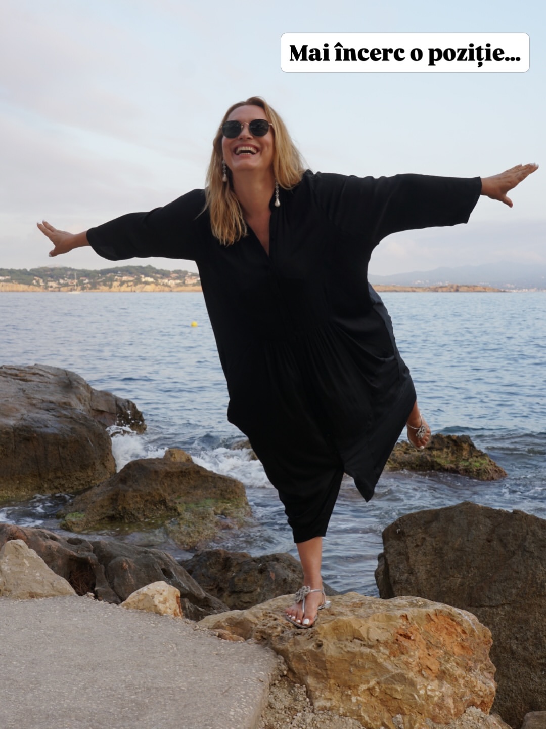 Andreea Esca, imagini virale de la mare. Ce spune vedeta despre înălțimea ei