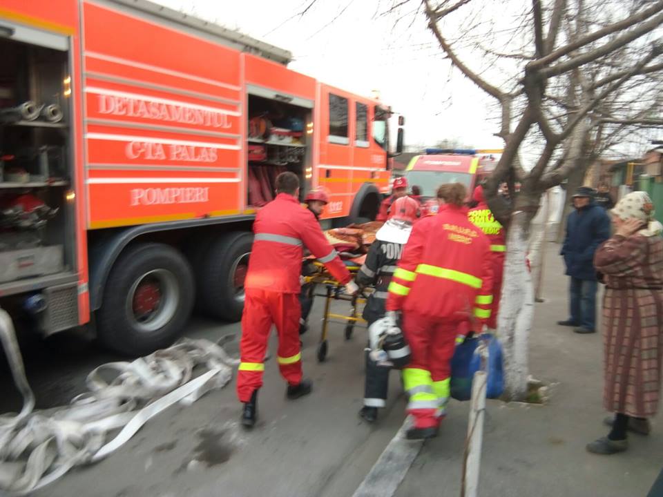 Explozie într-o casă din Constanţa! O femeie a ajuns la spital GALERIE FOTO