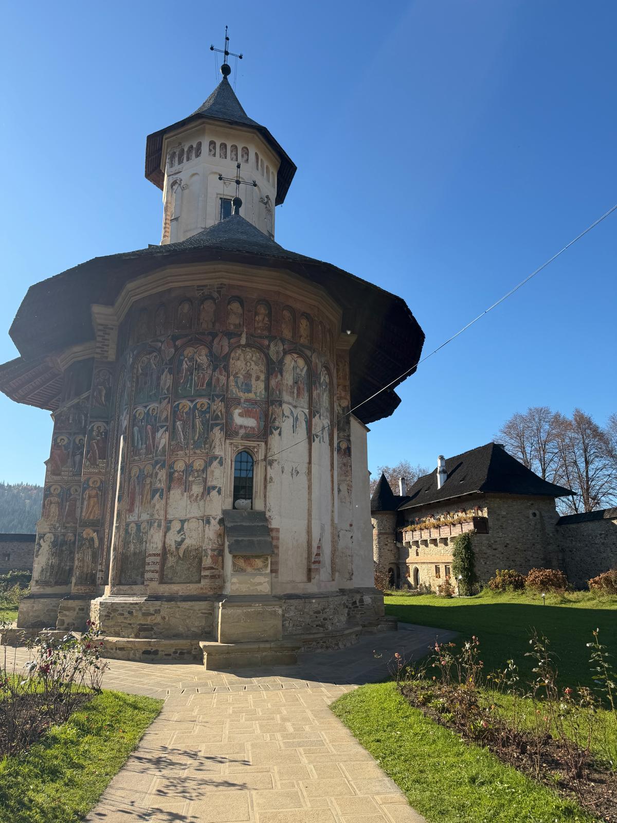 Redescoperă Bucovina: o călătorie printre mănăstiri, muzee și aventuri pline de adrenalină