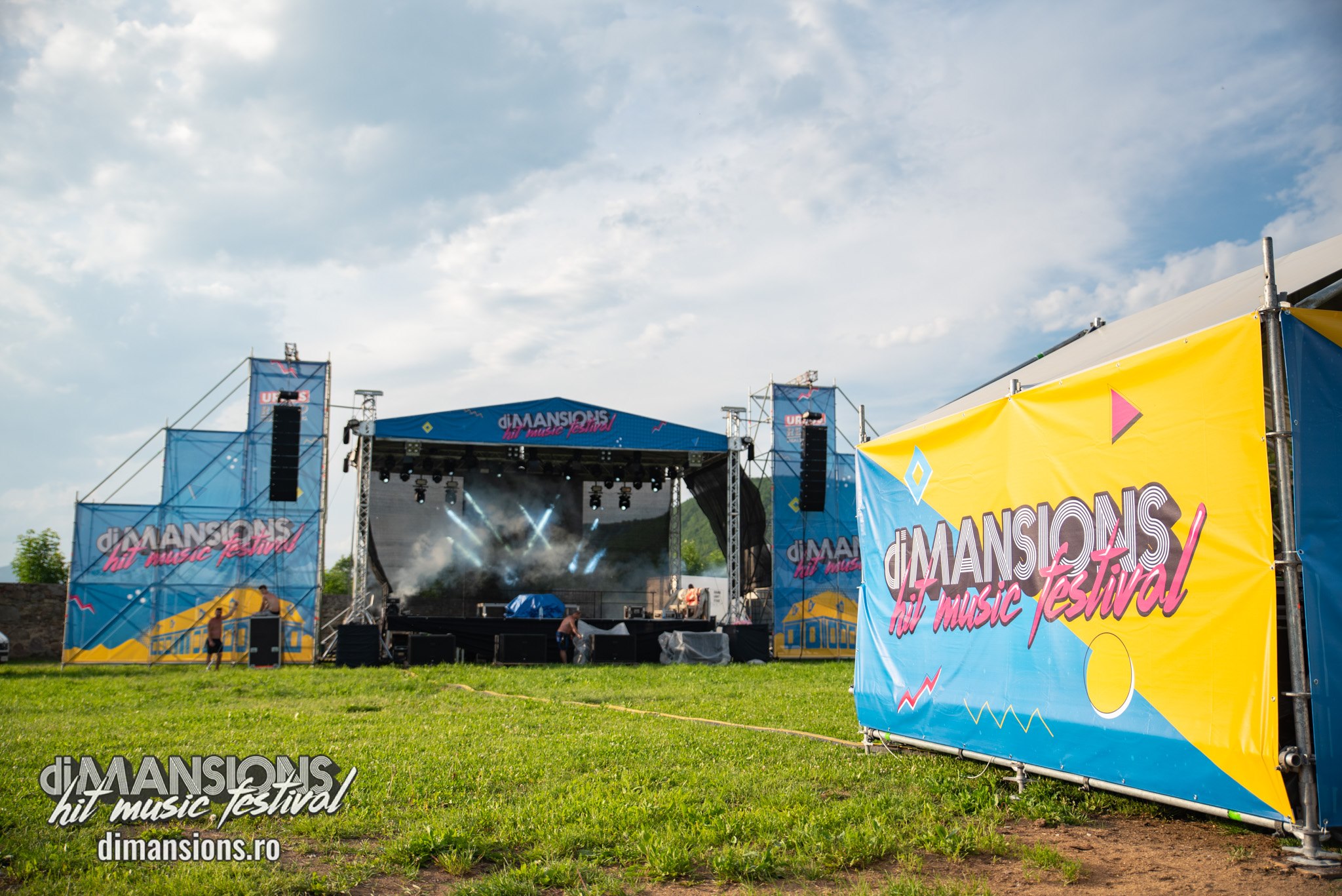 FOTO&VIDEO | La festivalul de la Olteni, Dr. Alban și Snap i-au făcut pe fani să-și rupă hainele de pe ei, Leo Iorga și Compact B i-au emoționat până la lacrimi!