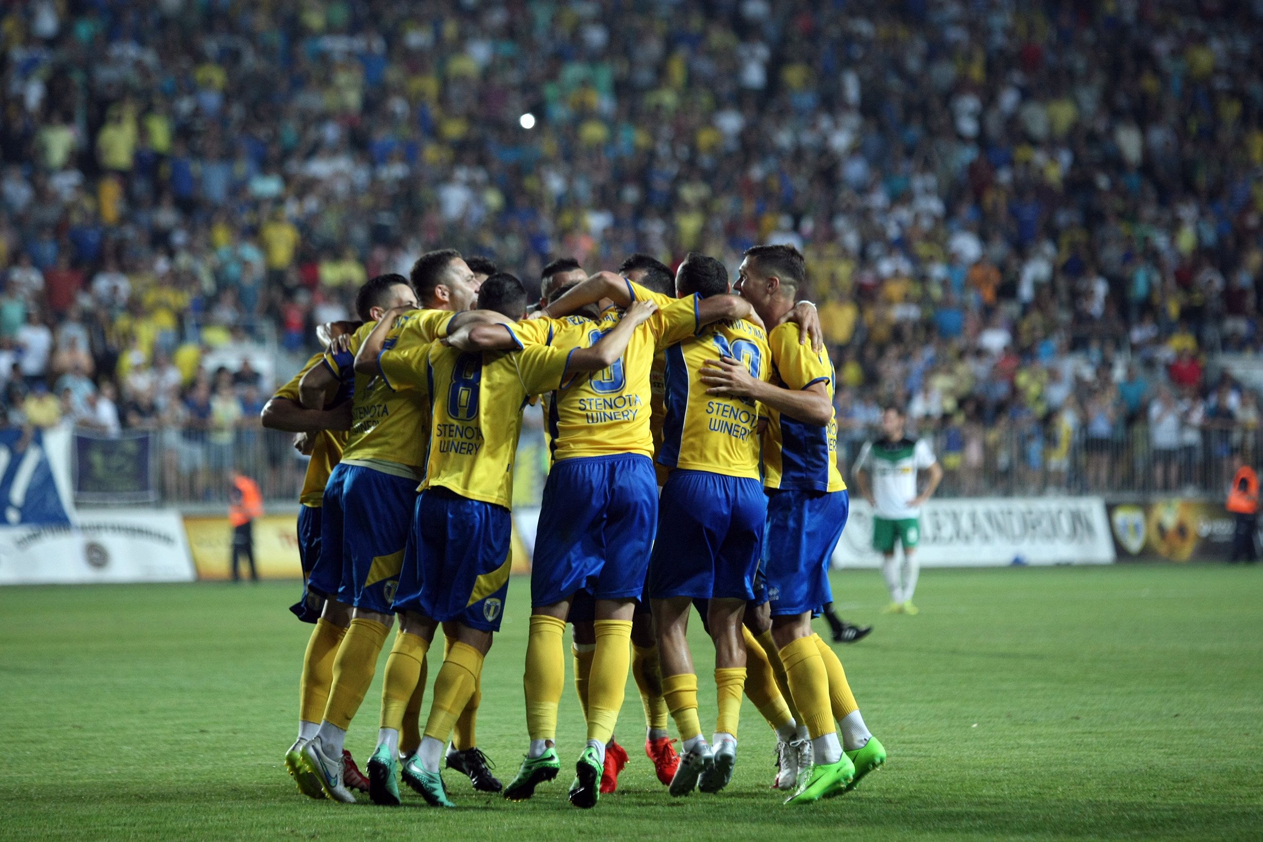 Petrolul Ploiești a promovat în Liga 3. Atmosferă fantastică pe stadionul ”Ilie Oană”. Rezultate | FOTO
