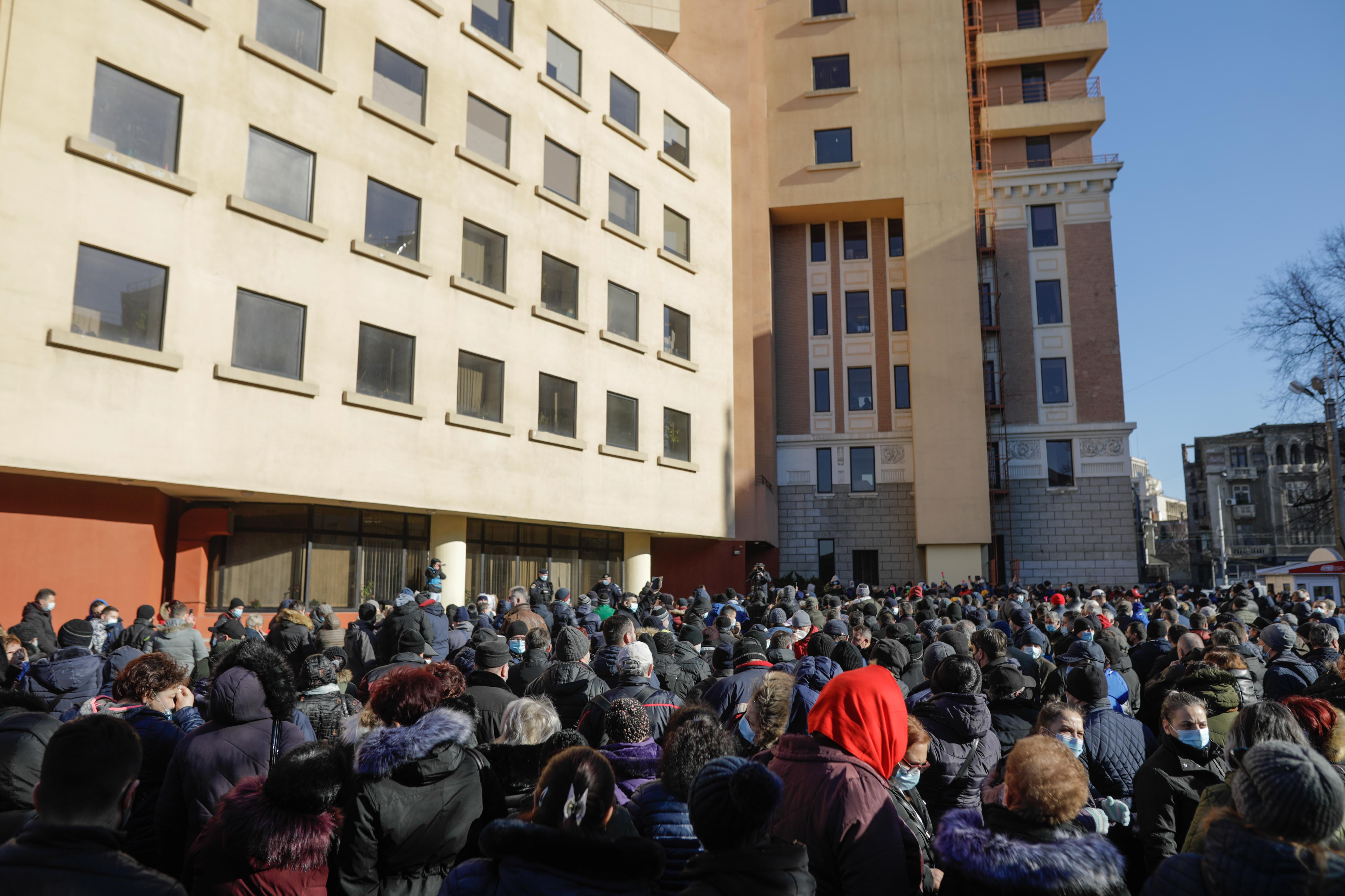 Protest al angajaților STB față de condițiile de muncă. „Autobuzele au aceleași anvelope de ani”