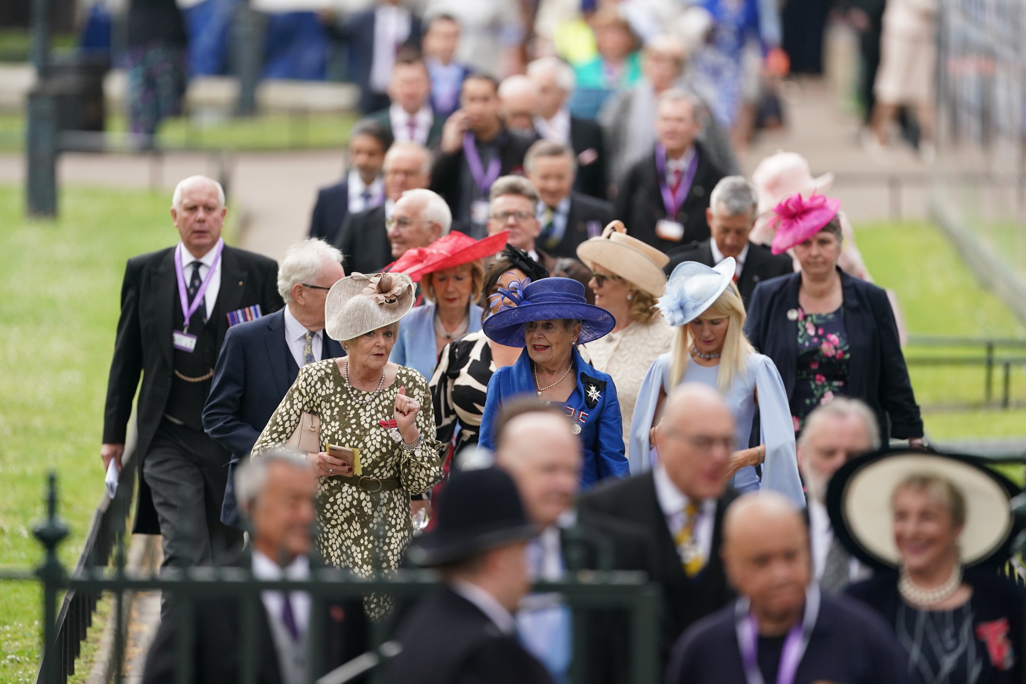 Charles și Camilla, încoronați rege și regină ai Marii Britanii. Ceremoniile s-au încheiat cu salutul de la balconul Palatului Buckingham