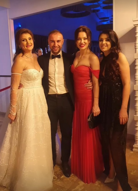 Cum a apărut Anca Dumitra alături de soțul ei, la un eveniment. Manfred Spendier nu o scapă din ochi