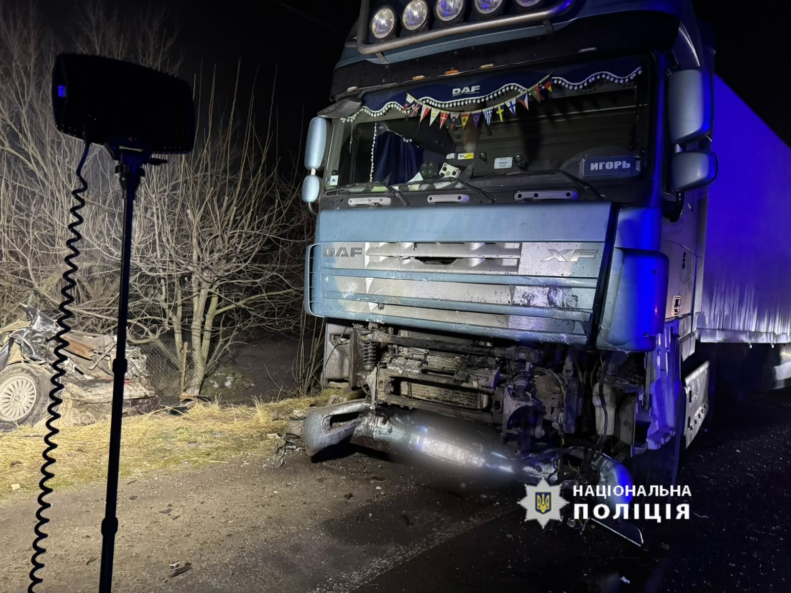 Momente de groază pentru un șofer de TIR din Moldova, cinci tineri au murit într-un BMW care a intrat direct în el, pe o șosea din Ucraina