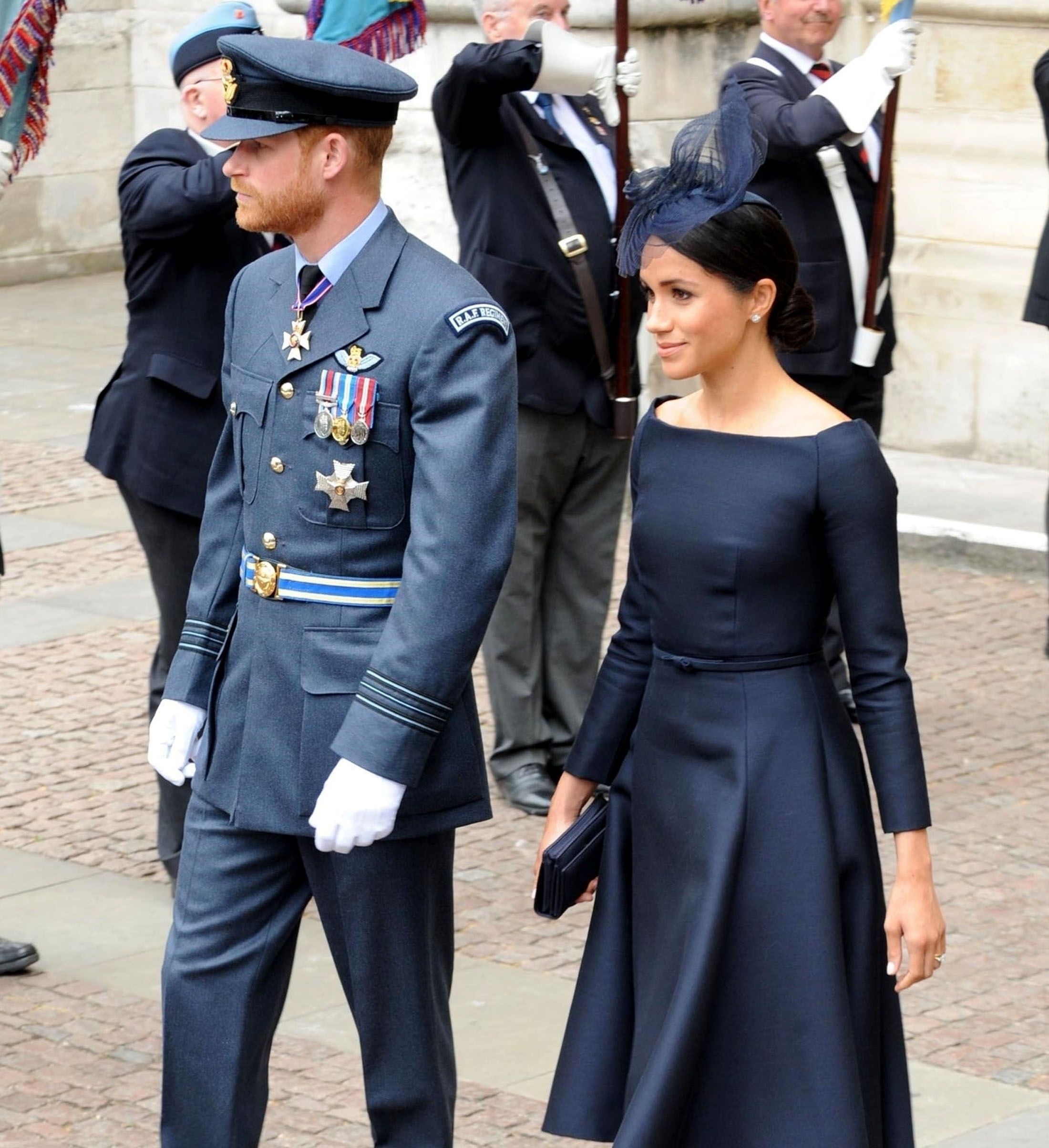 FOTO | Meghan Markle, primul turneu regal alături de prințul Harry. A purtat cinci ținute pe parcursul a 24 de ore