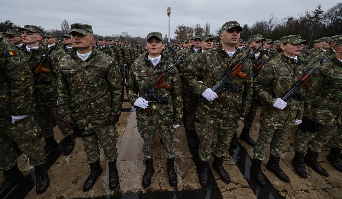 Trei frați de vârste diferite au depus jurământul de credință și au intrat în armata României în același timp