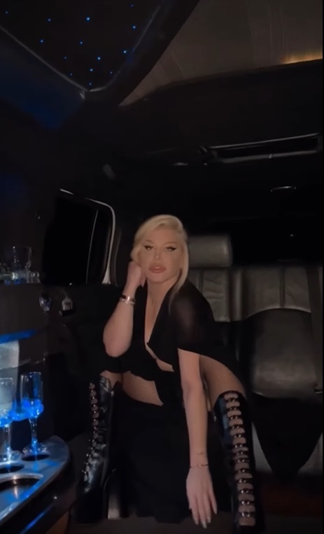 Loredana Groza, în ipostaze provocatoare în limuzină. Fanii au reacționat: „O voce mare, de neconfundat. Problema e atitudinea”