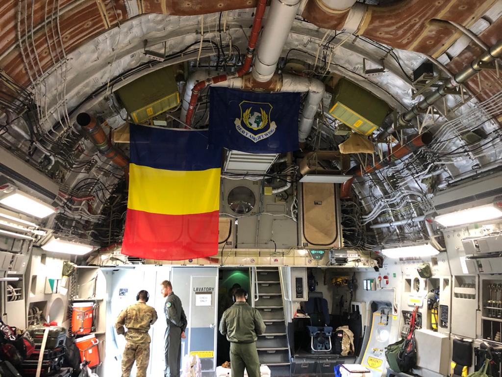 45 de tone de echipamente medicale din Coreea de Sud, sosesc, joi, cu o aeronavă NATO