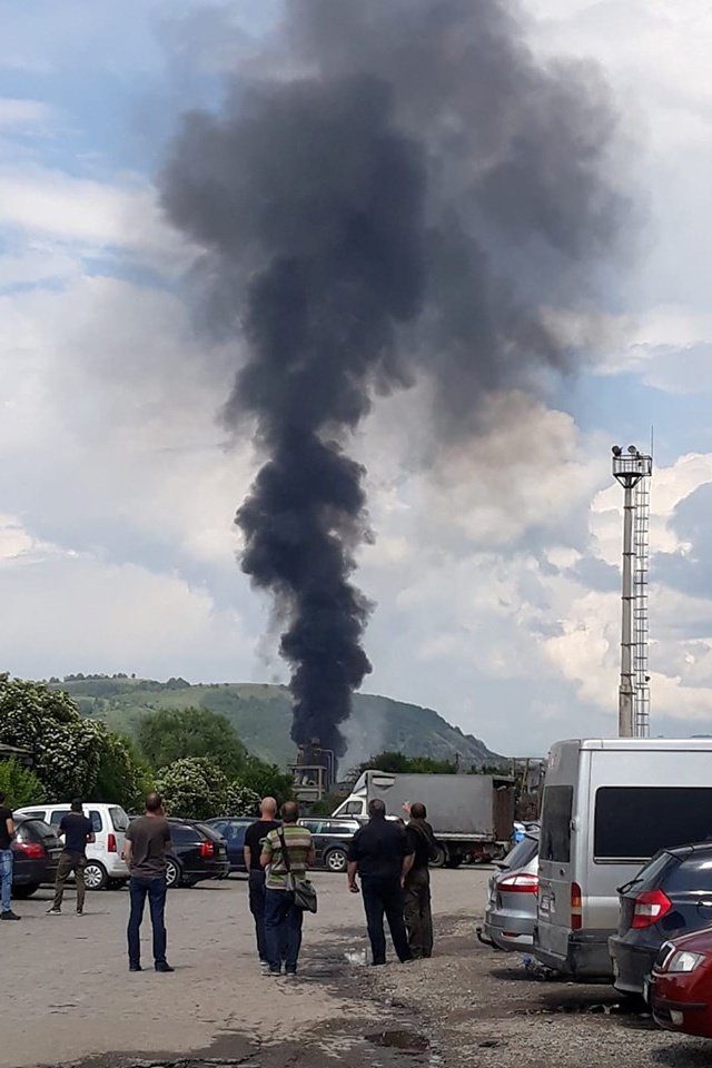 Incendiu la un depozit din Harghita, soldat cu doi răniți. A fost activat sistemul Ro-Alert (FOTO & VIDEO)