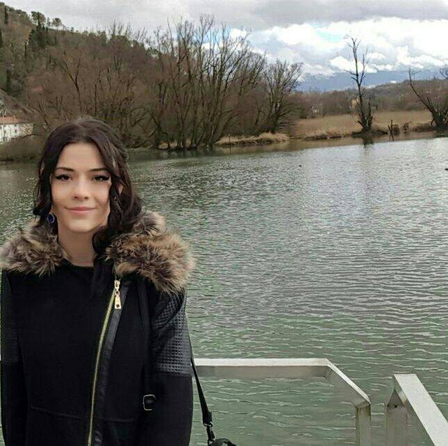 O tânără româncă s-a sinucis după ce a fost dată afară de la serviciu din Italia | FOTO