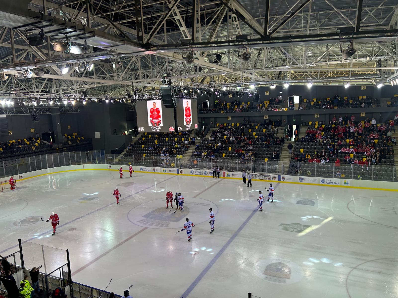 Campionatul Mondial de hochei pe gheață de la Sfântu Gheorghe, cea mai tare competiție sportivă a anului în România. „Le-am spus despre Dracula, dacă e nevoie, îi ducem cu trenulețul la berărie”