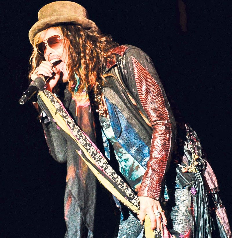 Steven Tyler, solistul de la Aerosmith, își amână concertele din cauza unei hemoragii la corzile vocale