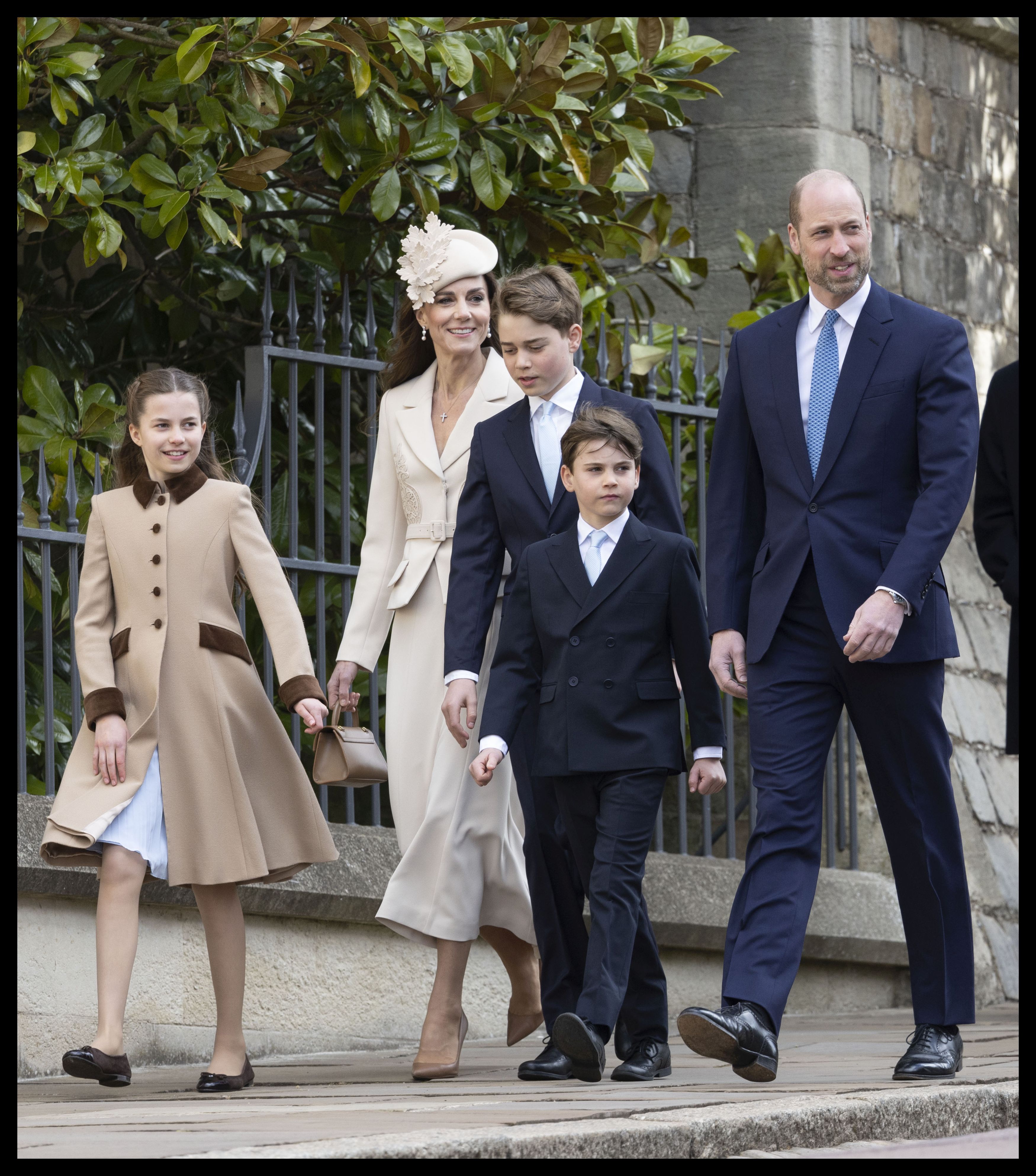 Imagini cu Kate Middleton și prințul William alături de cei trei copii la slujba de Paște. Ce ținută a purtat prințesa de Wales
