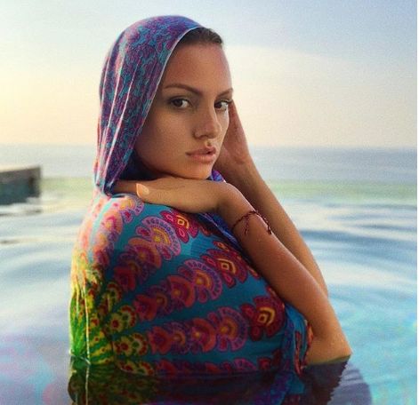 Alexandra Stan arată tot. În ce ipostaze fierbinți s-a fotografiat | FOTO