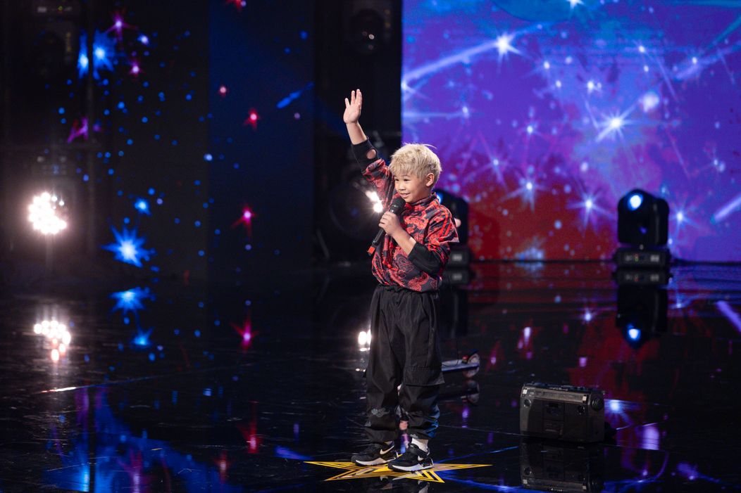 Bboy Nana, puștiul-fenomen de la „Românii au talent”, sezon 14. Mihai Bobonete i-a dat Golden Buzz: „Sunt șocat de-a dreptul! Tu ai văzut ce a făcut băiatul ăsta?”
