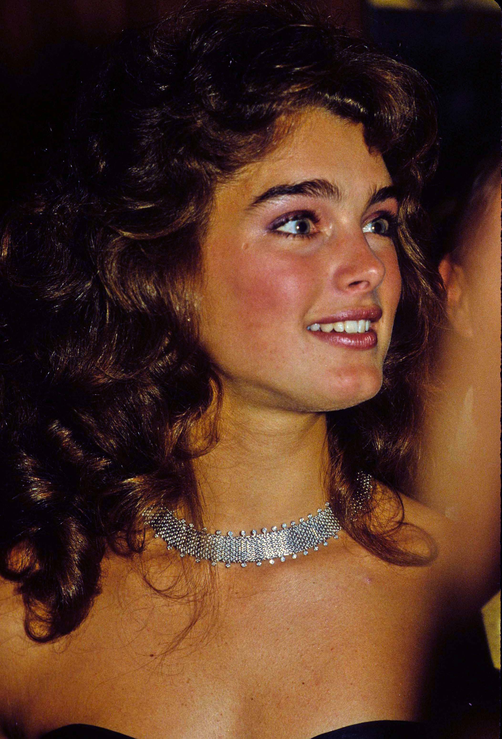 Actrița Brooke Shields a dezvăluit cine este vedeta cu care și-a pierdut virginitatea: „După ce s-a terminat, am fugit goală pe coridor, iar el a alergat după mine”