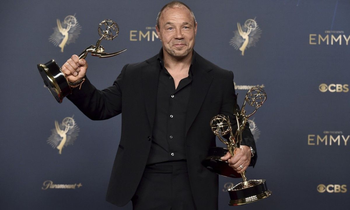 Premiile Emmy 2025: Serialele „Adolescense” și „The Pitt” domină gala. Lista câștigătorilor din principalele categorii