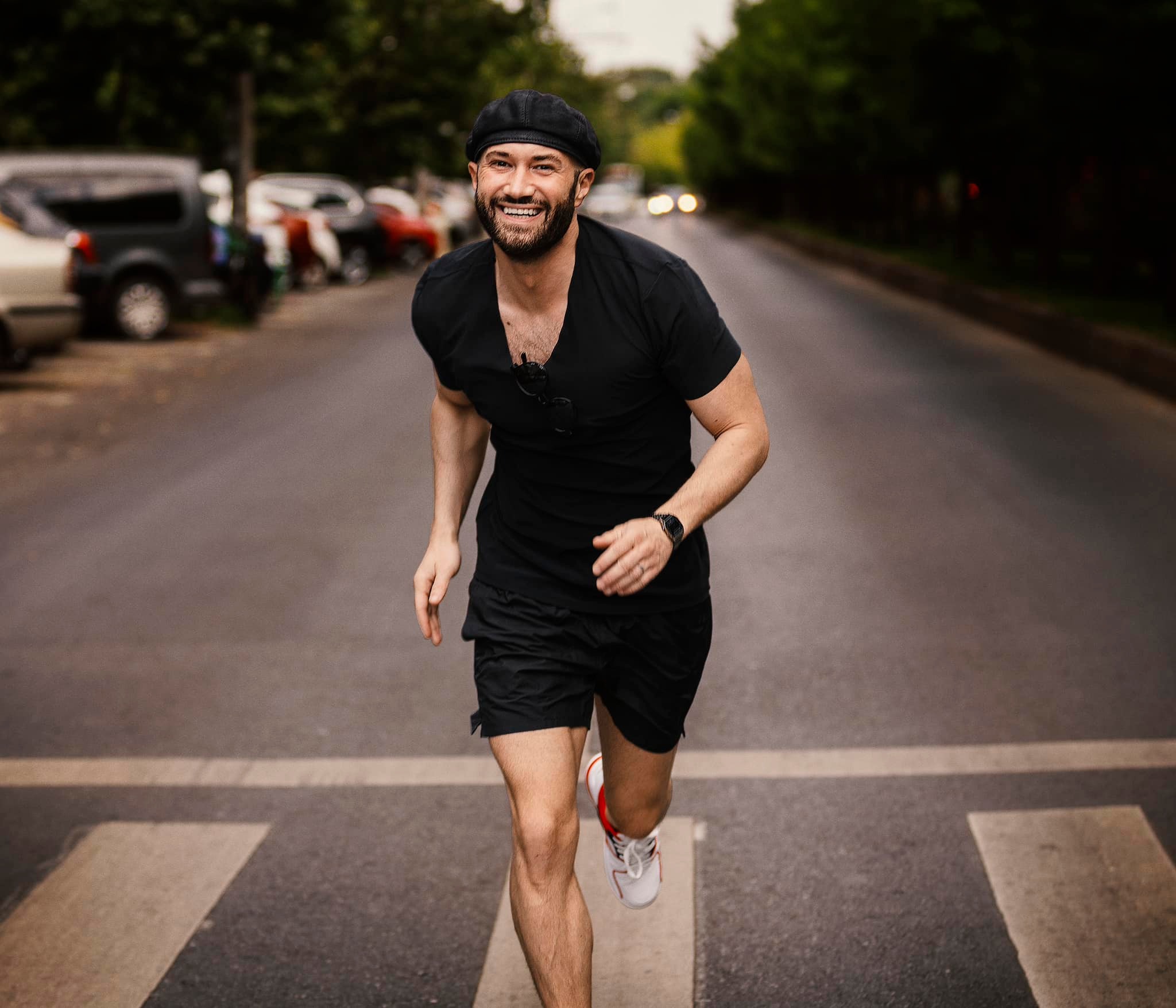 Tânăra despre care s-a spus că ar fi fost hărțuită de Mihai Bendeac rupe tăcerea și îl apără pe actor: „Am vrut să îi arăt cum îmi bate inima”