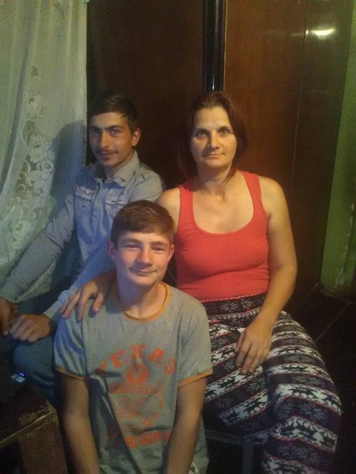 ROMÂNI AI NIMĂNUI. Familie cu nouă copii, lăsată fără alocație de primar. Edilul ia într-o lună cât li se cuvine lor într-un an! - VIDEO
