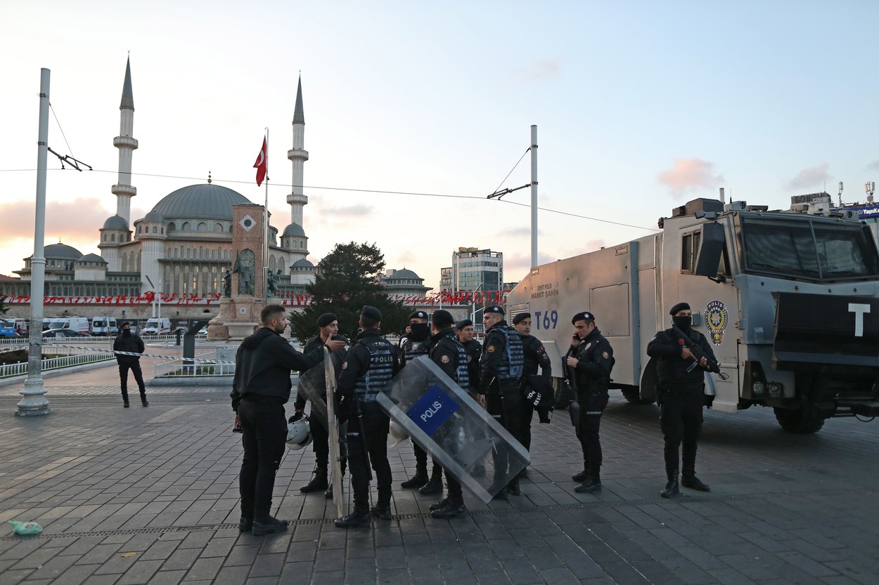 Explozia din centrul Istanbulului, considerată atac terorist. Sunt 6 morți, iar bilanțul răniților a urcat la 81. O femeie, principalul suspect