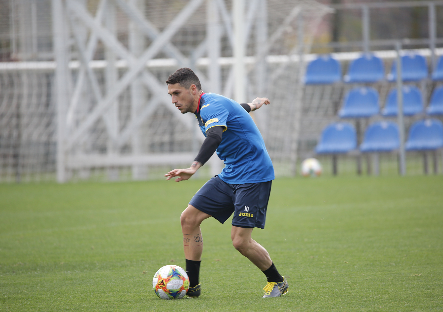 Imagini de la antrenamentul de azi al tricolorilor. Tatuaj nou pentru Nicolae Stanciu | GALERIE FOTO