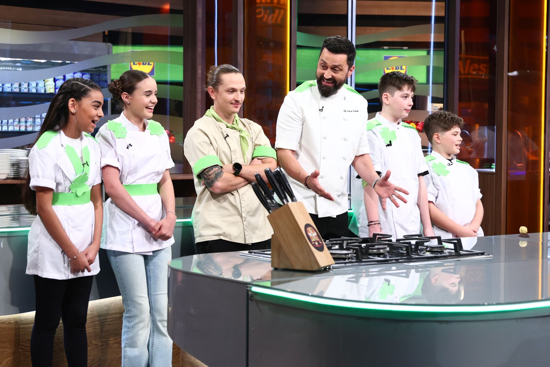 „Chefi la cuțite – Viitorul are gust”, 1 iunie 2026. Începe prima întrecere culinară a copiilor, iar surprizele se țin lanț la Antena 1