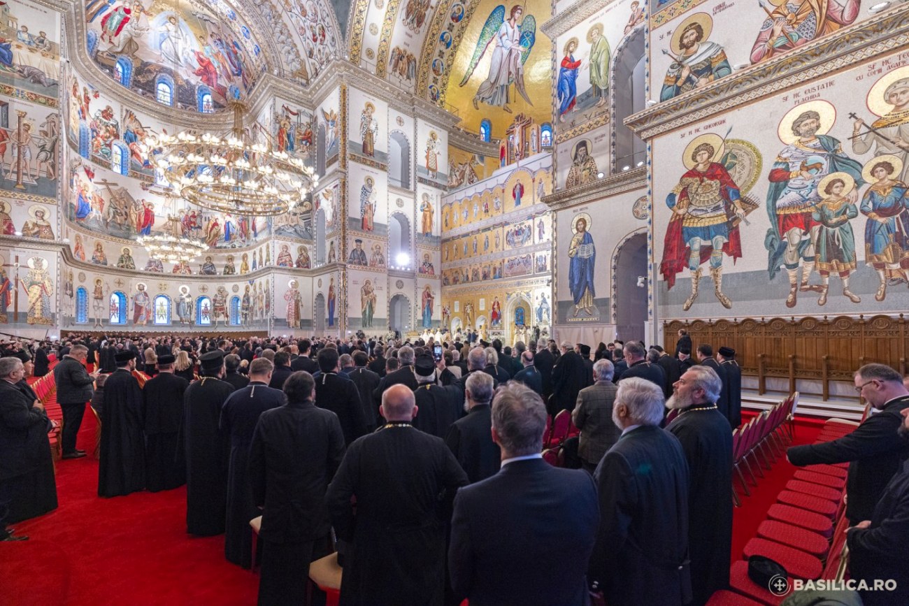 Cum arată Catedrala Mântuirii Neamului în interior. Imagini transmise de Biserica Ortodoxă, pentru că presa a fost interzisă