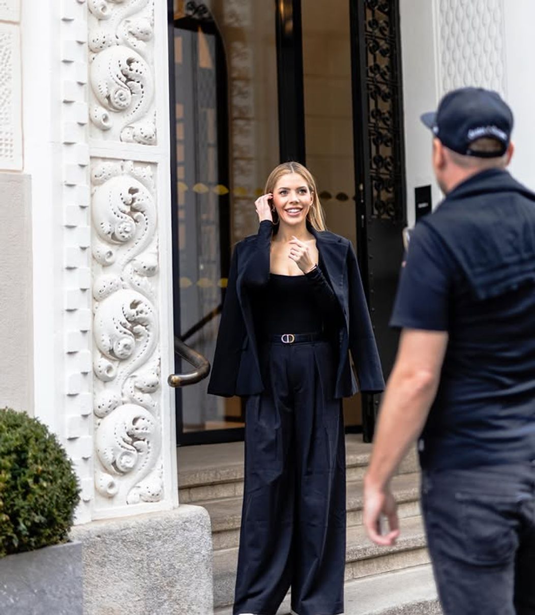 Cine este, de fapt, Victoria Swarovski, prezentatoare Eurovision 2026. S-a căsătorit într-o rochie împodobită cu sute de mii de cristale