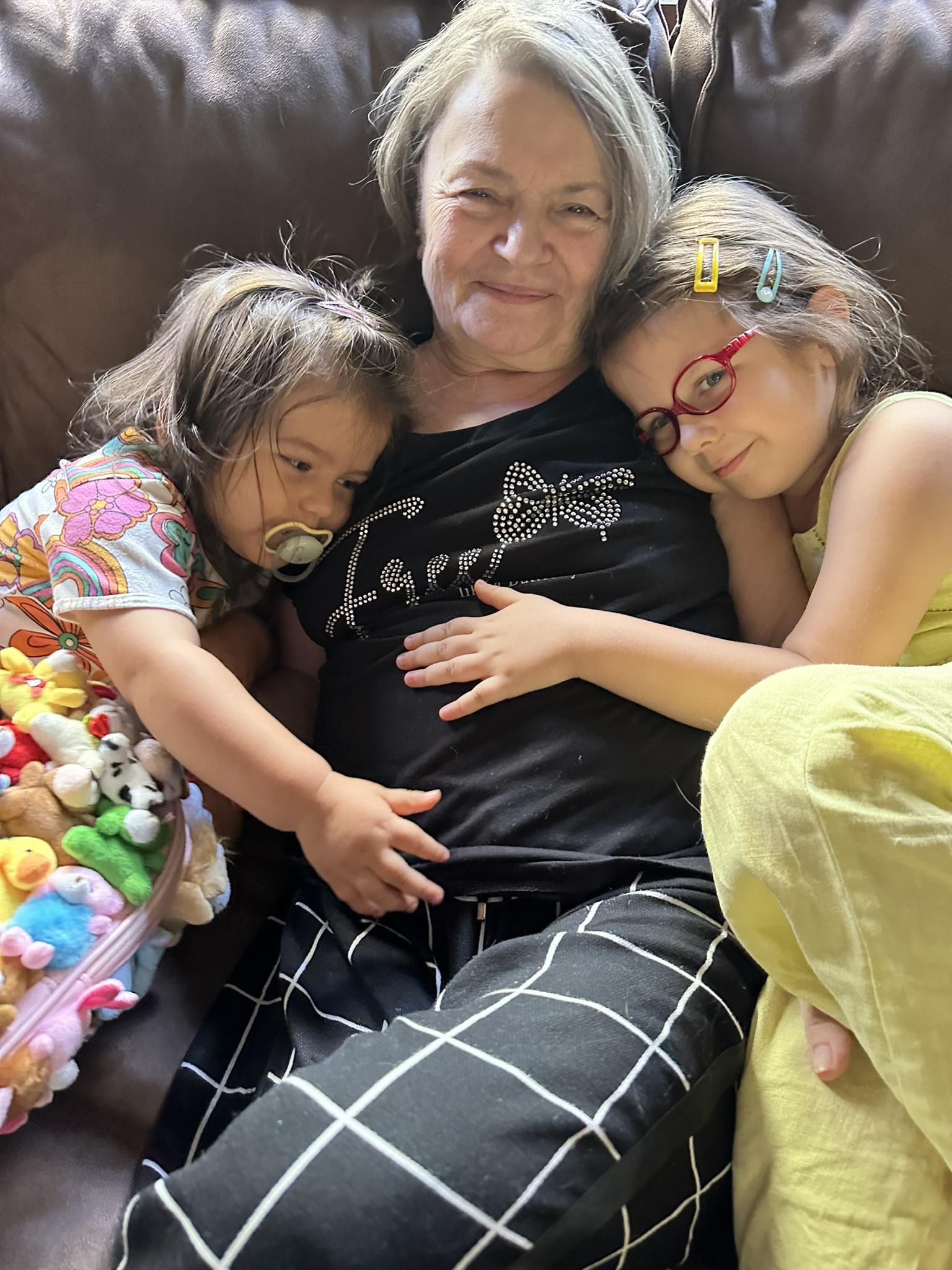 Mama lui Codin Maticiuc, operată pe creier pentru a doua oară. Actorul i-a fost alături în fiecare moment: „Nu a existat RMN pe care să îl facă și să nu fiu cu ea”