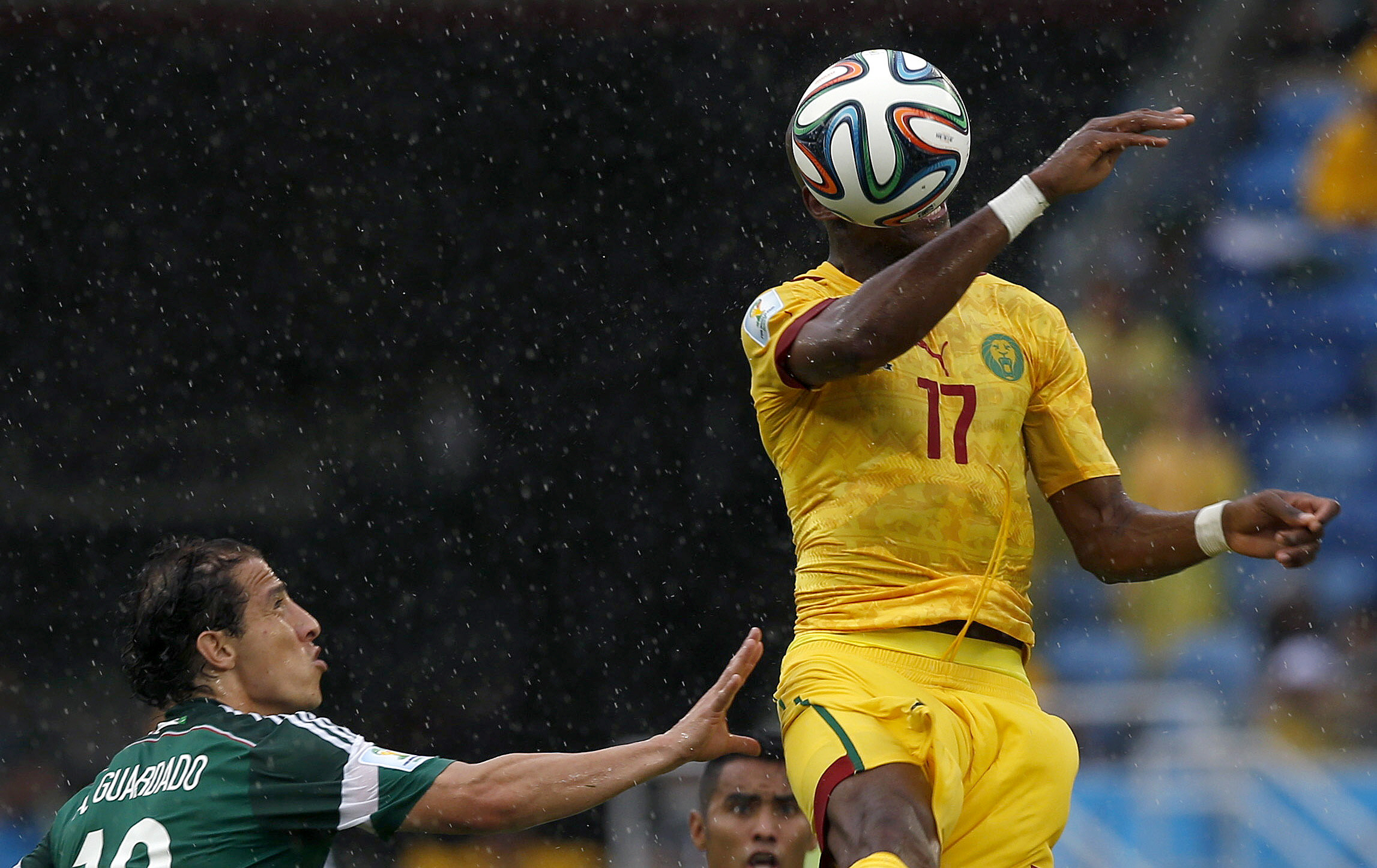 VIDEO / CM 2014: MEXIC - CAMERUN 1-0. Aztecilor li s-au anulat două goluri!
