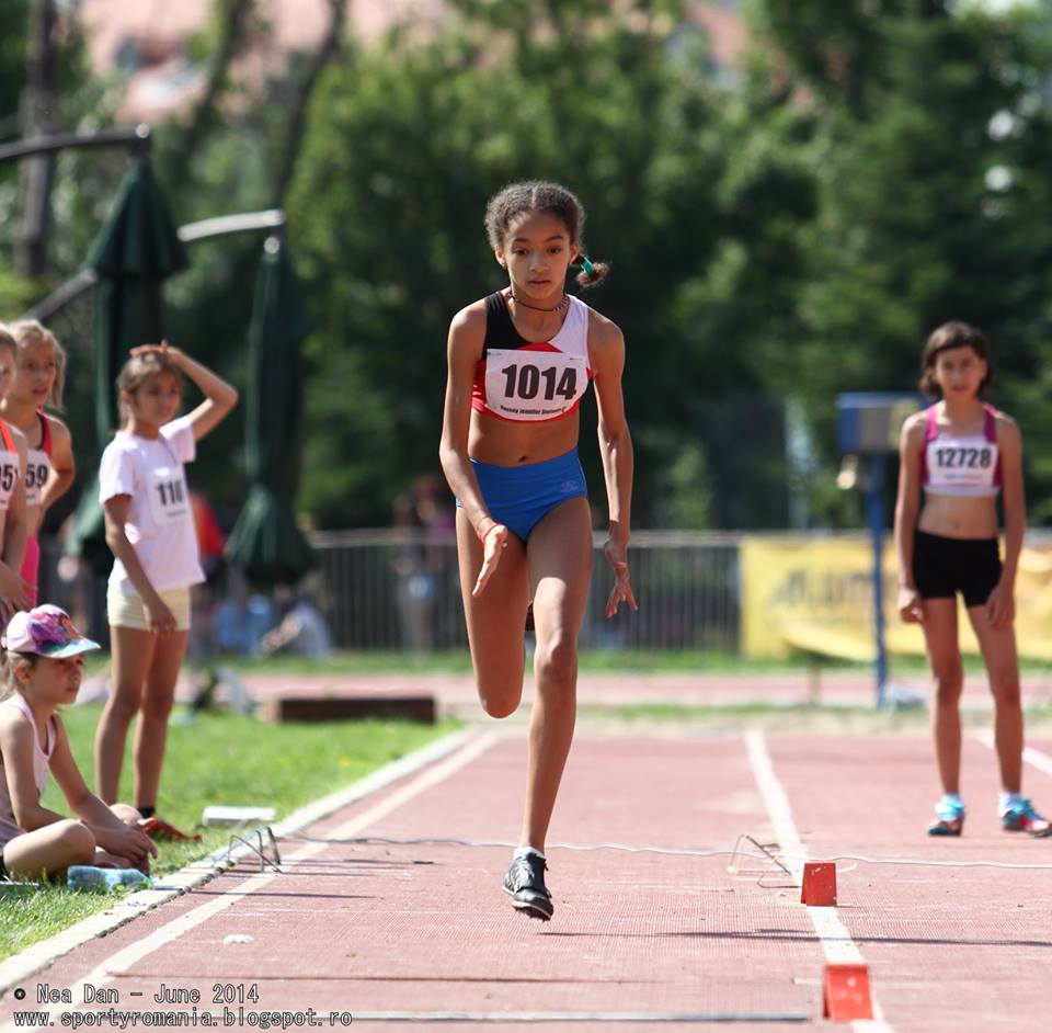 Fiica un regretat portar din Liga I, multiplă campioană națională la atletism! ”Tati aleargă cu mine!”. Vrea să-și depășească antrenoarea, aur olimpic la LA! | FOTO și VIDEO