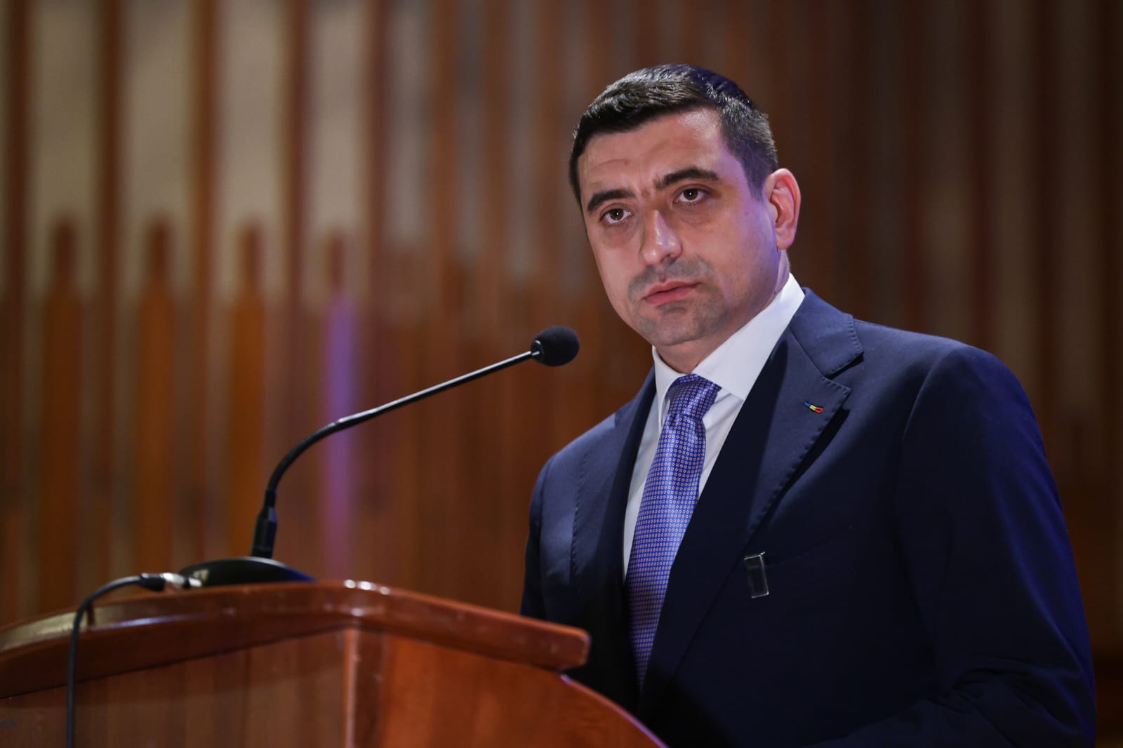 Nicușor Dan vs George Simion. Ce au spus la prima confruntare înaintea turului 2 al alegerilor prezidențiale, la Congresul BNS