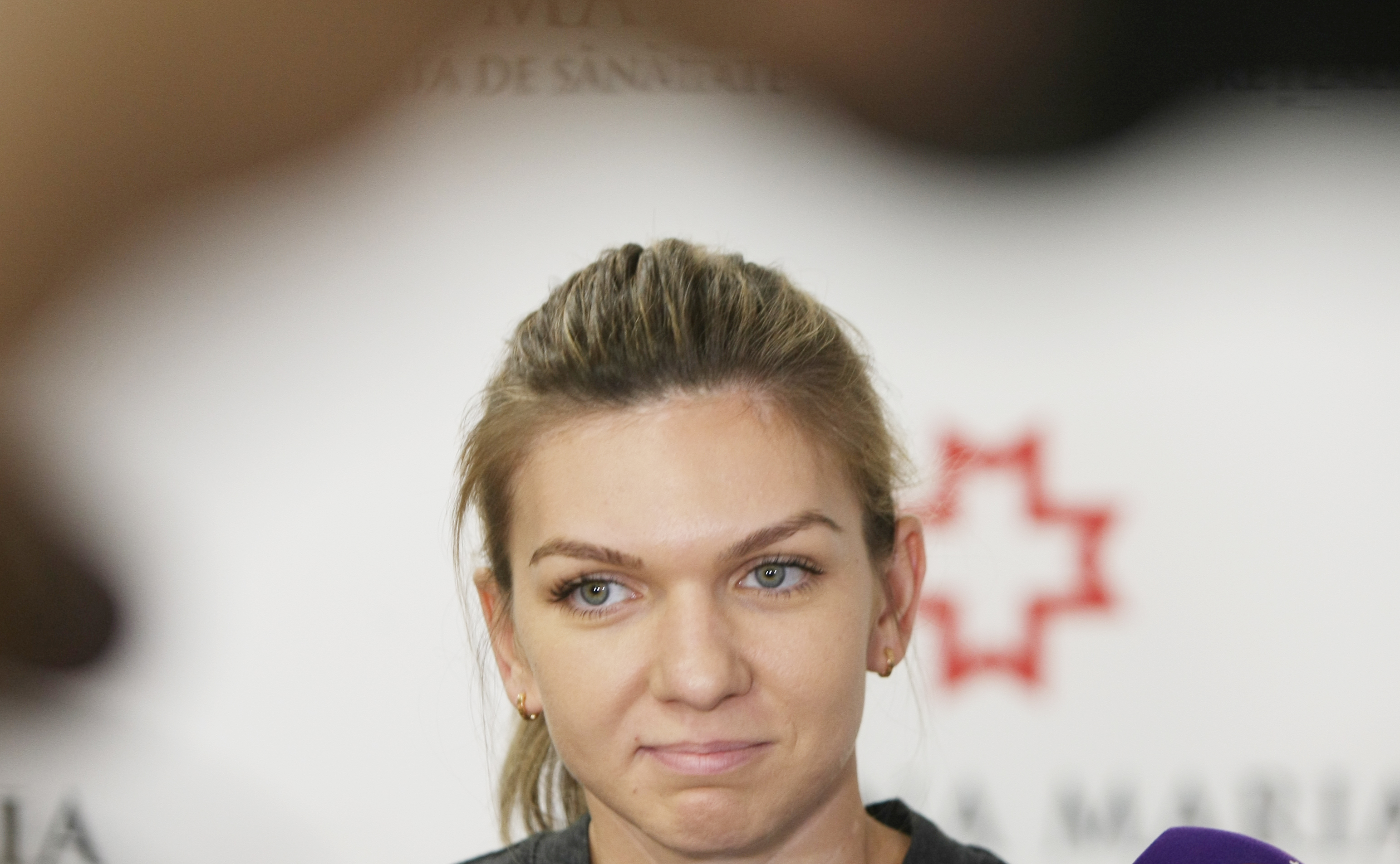 Simona Halep nu suflă în fața lui Ion Țiriac: ”Nu mă antrenez cât ar trebui”! Își oblojește rănile și fuge cu Costa peste hotare / GALERIE FOTO