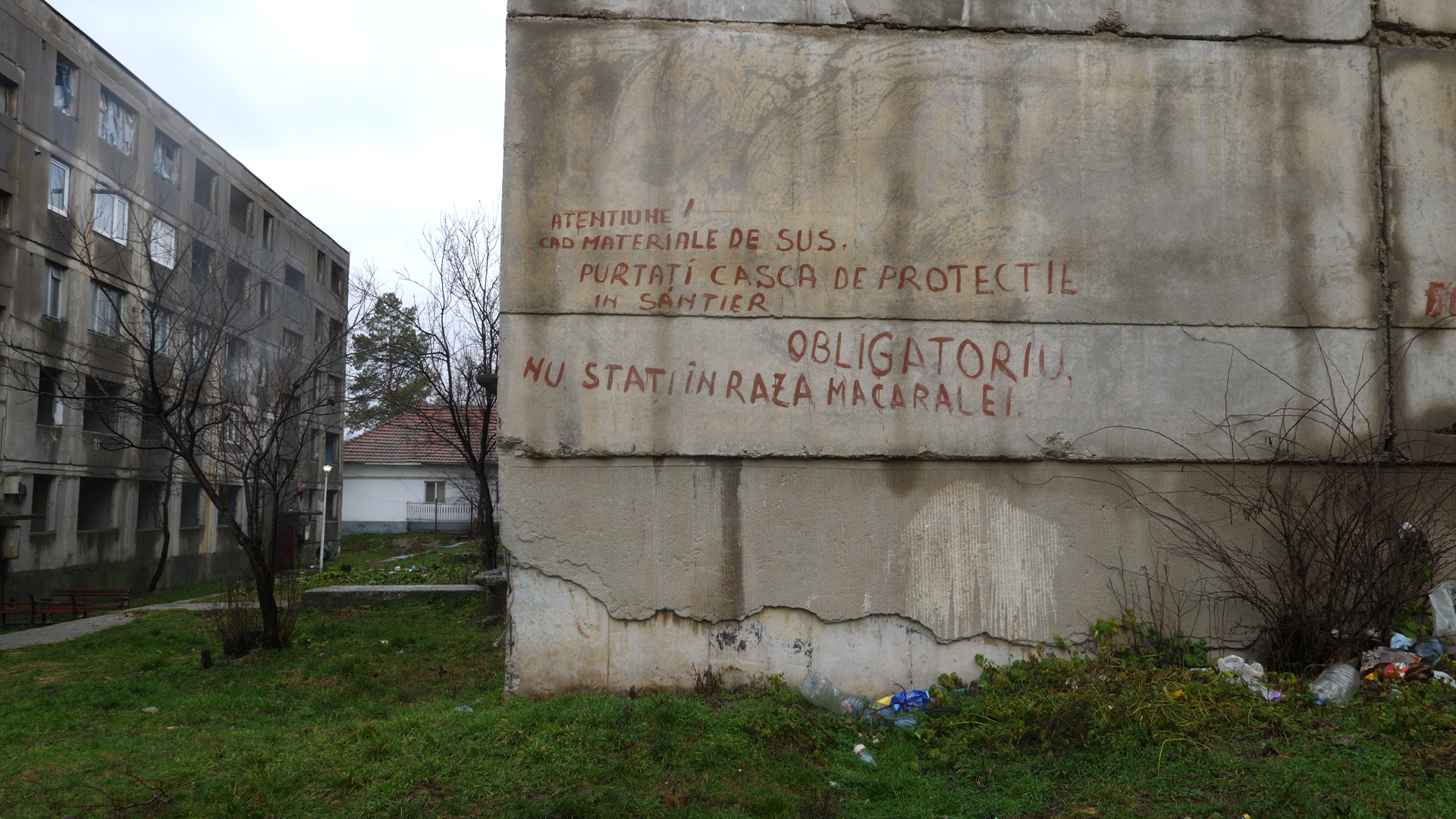 REPORTAJ în mina unde 3 angajați au murit răsturnați cu mașina. „Piatră pentru drum? Dispare în campania electorală”