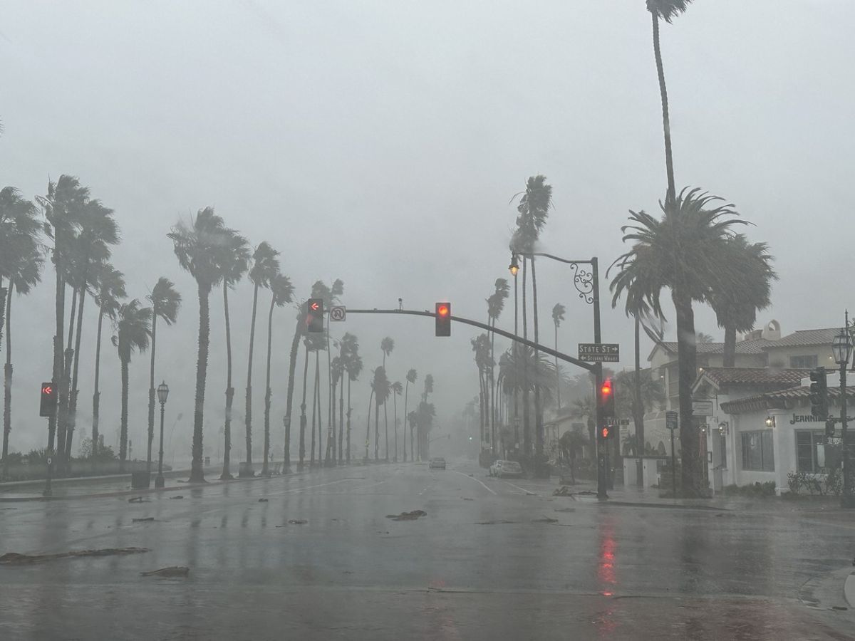 Stare de urgență în California, care se confruntă cu o furtună ridicată la nivelul de „ciclon-bombă”