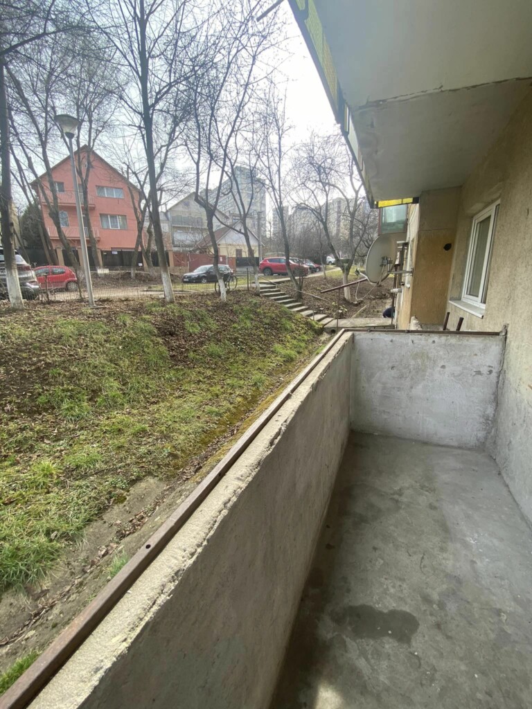 FOTO. Cum arată garsoniera din Cluj care a stârnit interesul presei locale și sute de comentarii. „Ăsta e prețul pentru un an, nu pentru o lună, nu?”