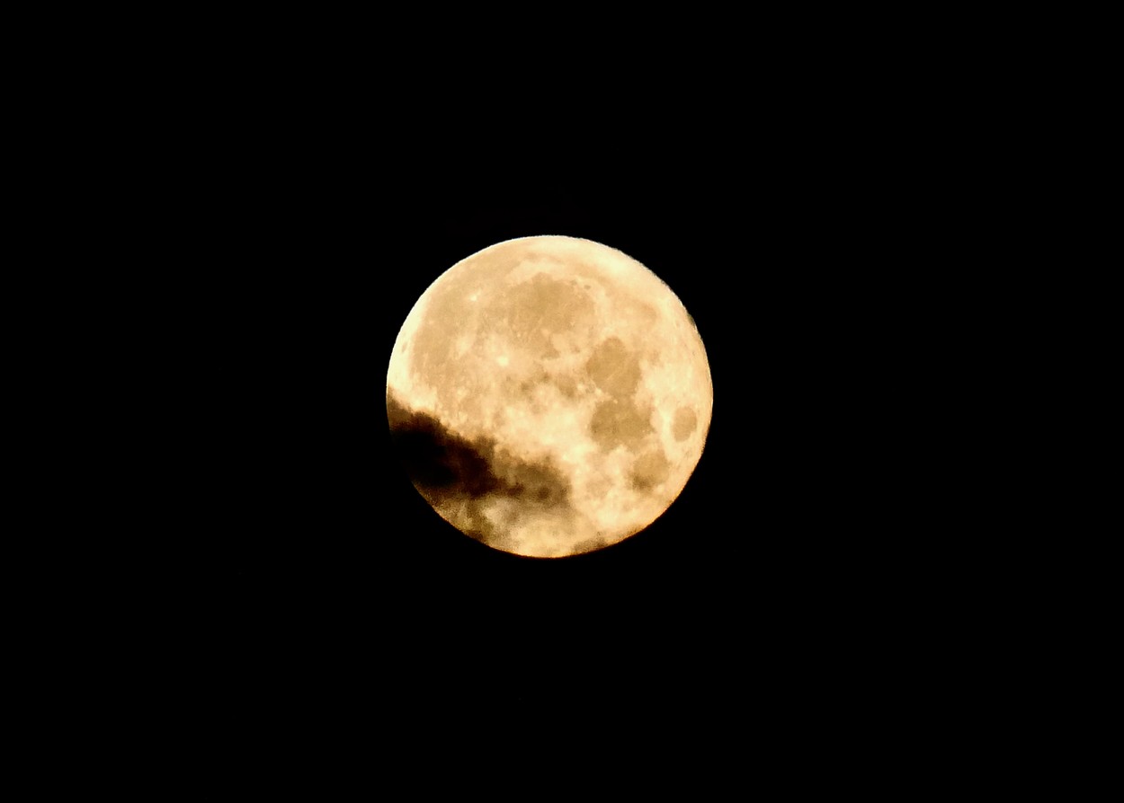SuperLuna, văzută din marile orașe ale lumii. Imagini spectaculoase cu fenomenul astronomic