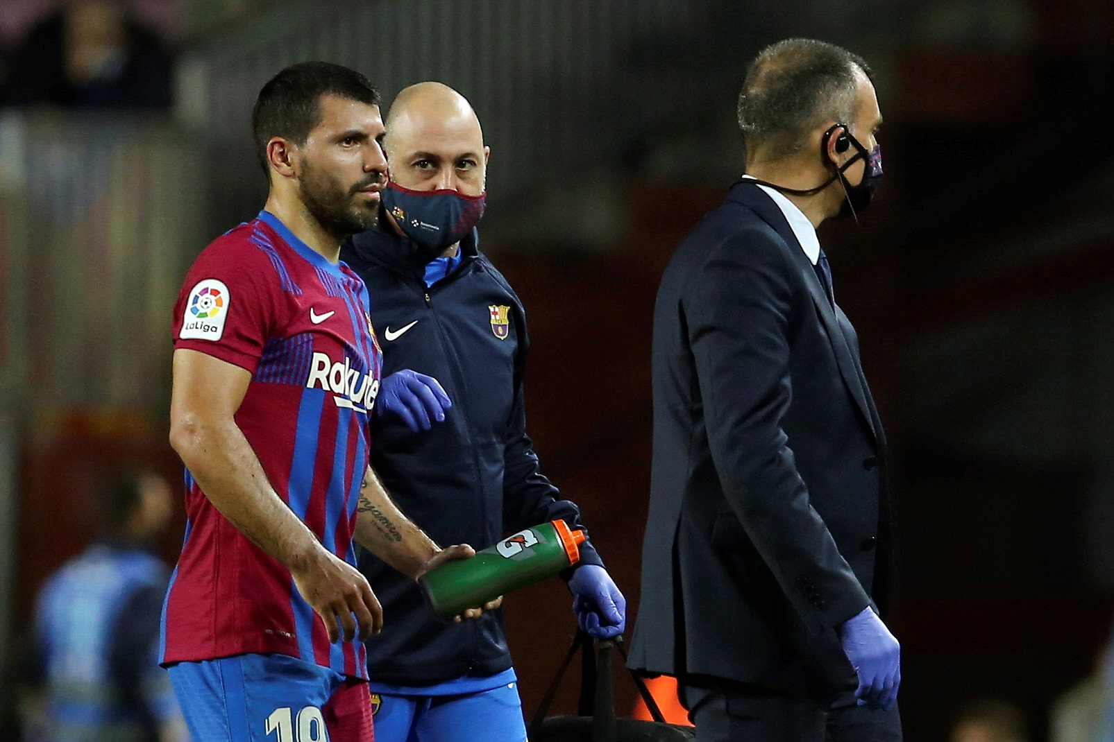 Fotbalistul Sergio Aguero, transportat la spital, după ce i s-a făcut rău pe teren. Ce spun medicii
