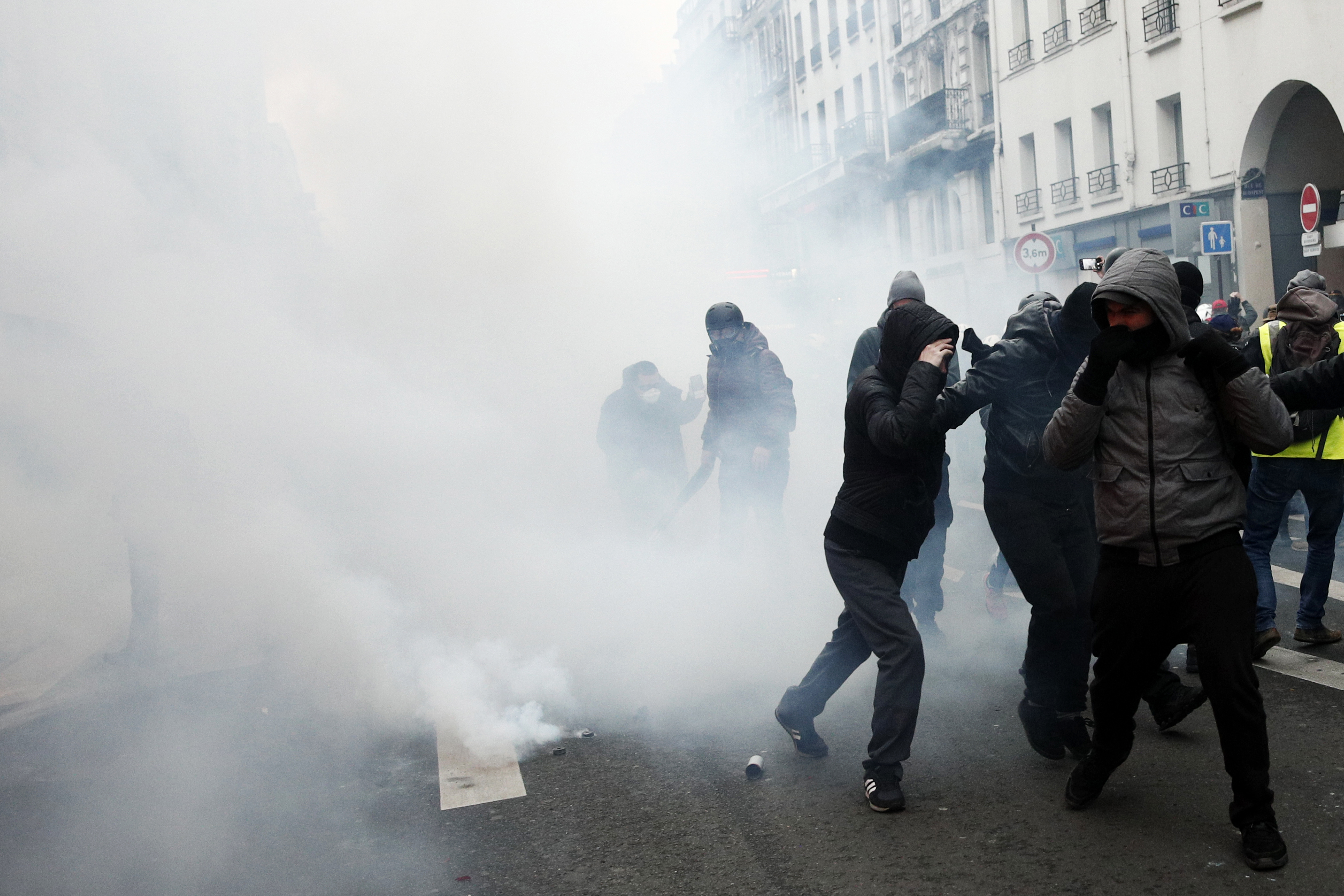Noi proteste în Franţa faţă de reformarea sistemului de pensii. Au fost incidente între forțele de ordine și manifestanți