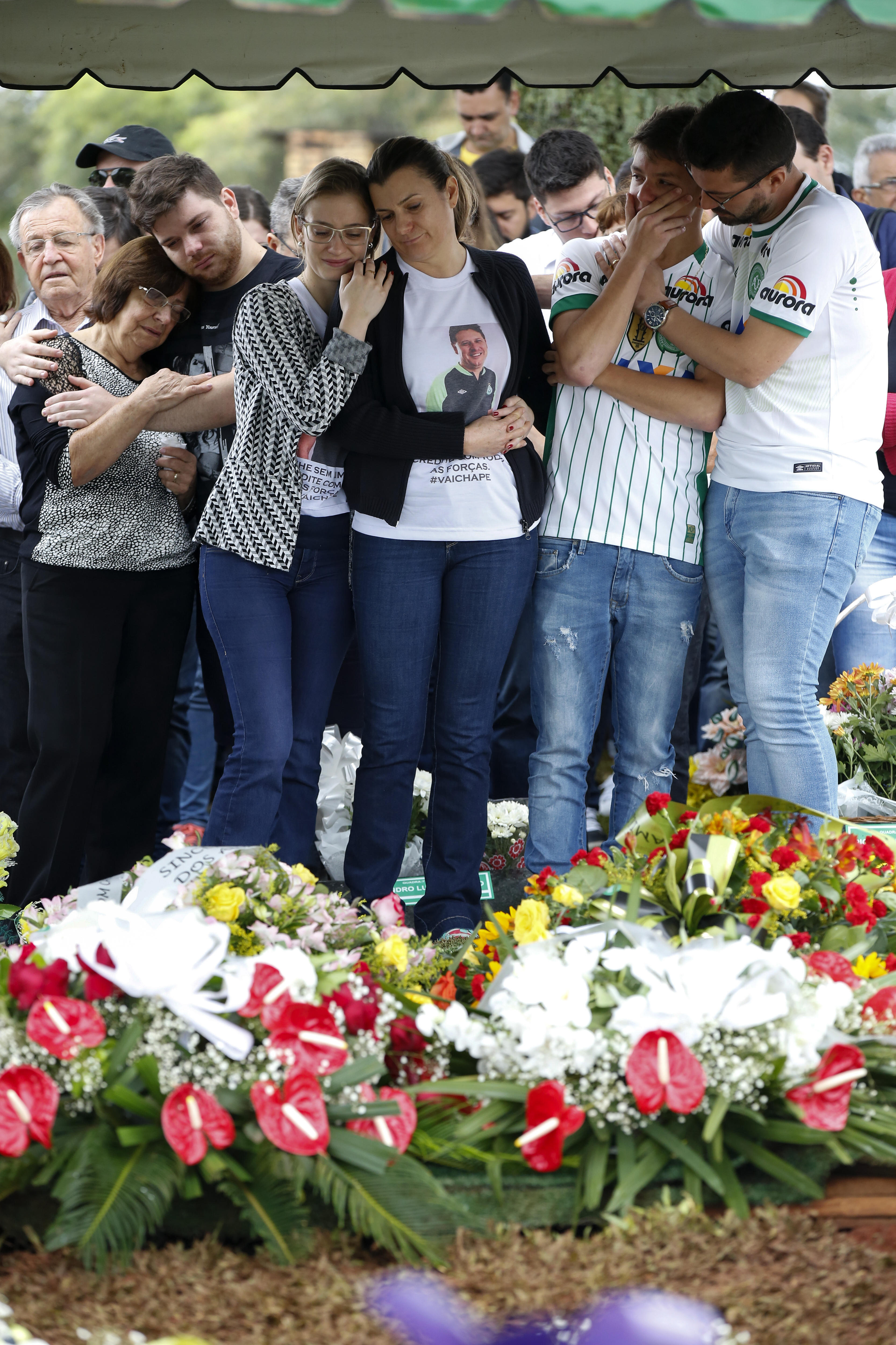 Avion prăbușit în Columbia. Unul dintre fotbaliștii morți în accident avea nunta programată sâmbăta viitoare: ”Am visat că moare!”
