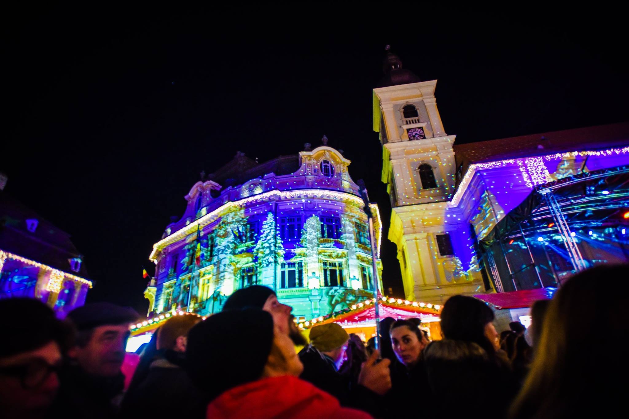 GALERIE FOTO| S-a deschis târgul de Crăciun de la Sibiu. Ediția din 2018 este dedicată Centenarului