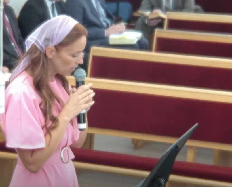 Ce spune Diana Dumitrescu seara când se roagă, după ce s-a pocăit. Fanii au reacționat: „Ești mai tristă de când te-ai botezat”