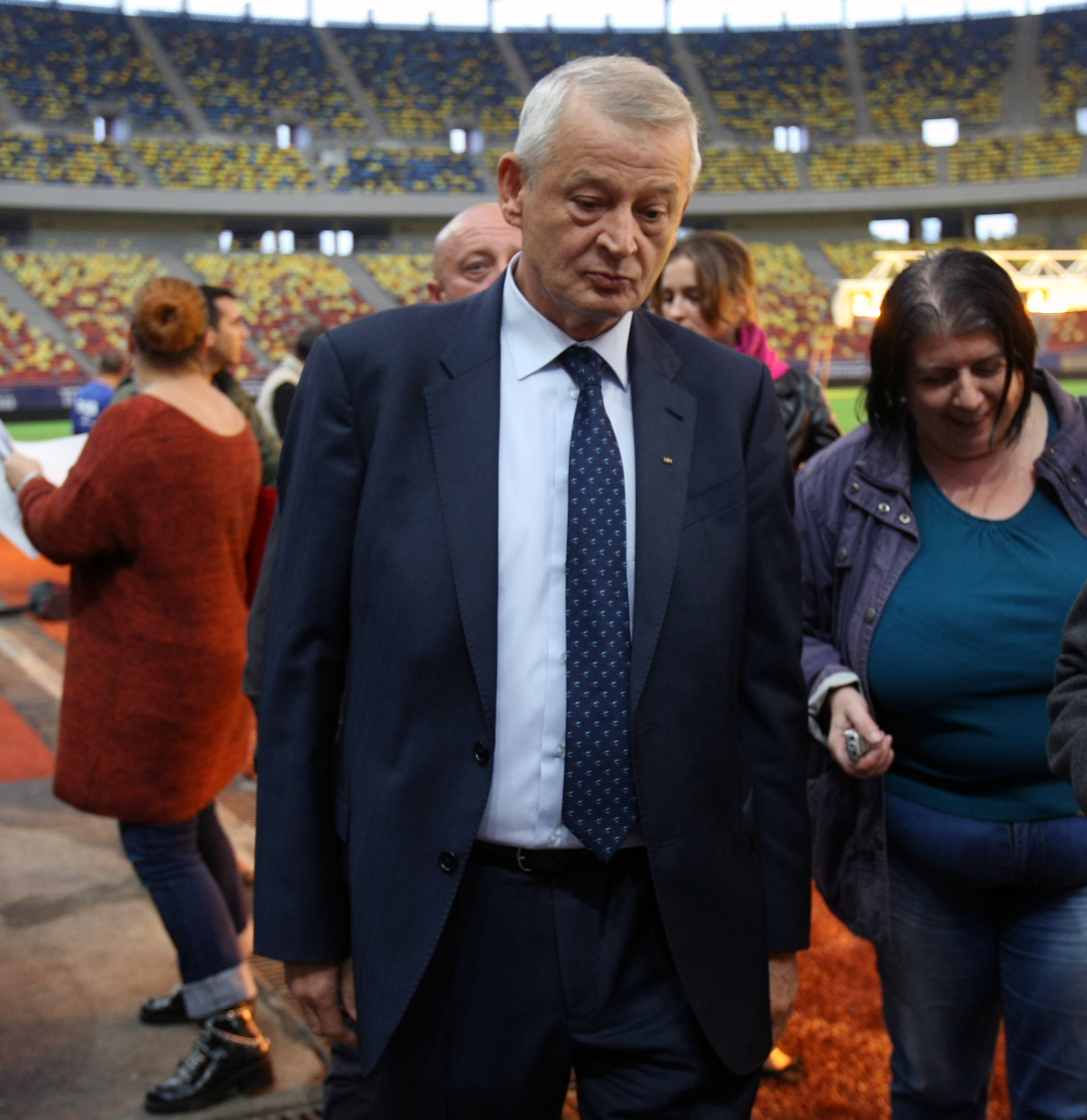 GALERIE FOTO /A fost inaugurat sistemul de lămpi cu raze ultraviolete