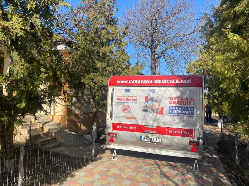 Contabila-șefă de la Spitalul „Sf. Spiridon” Iași a câștigat mai mult decât colegii medici într-un proiect european contra hepatitei. Din 7,8 milioane de euro, peste 2,4 milioane de euro au mers pe salarii