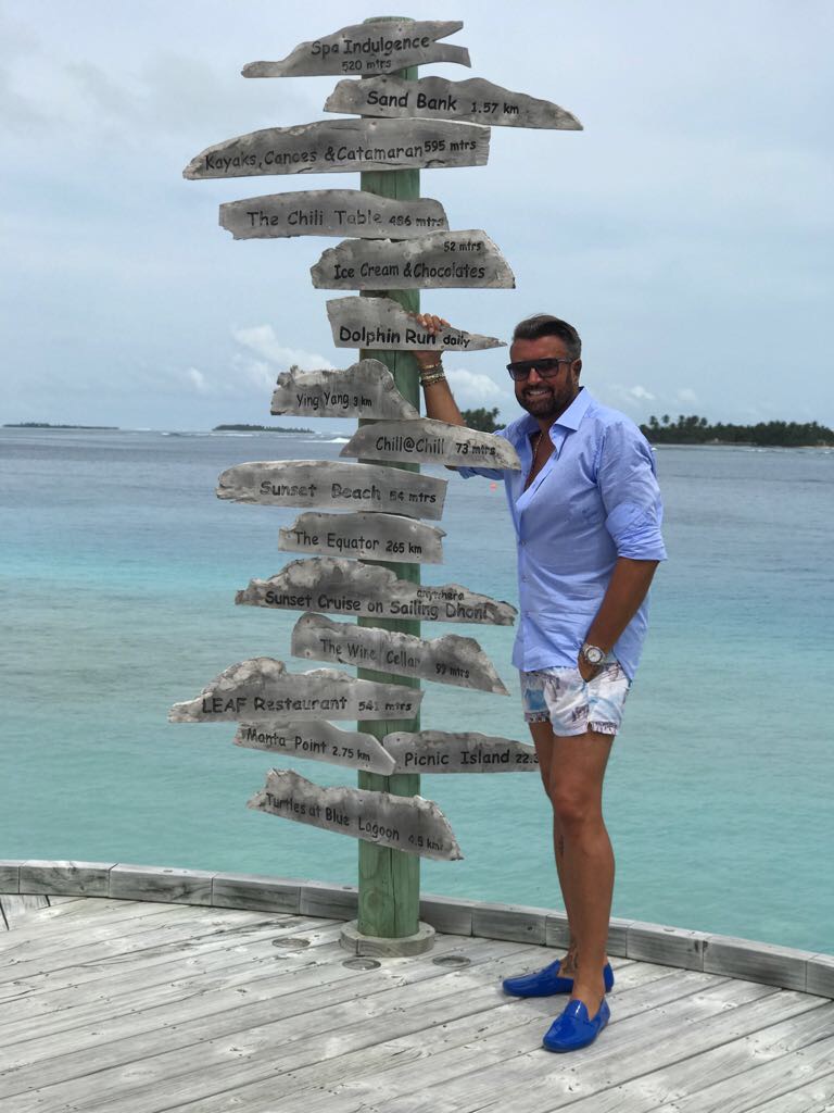 EXCLUSIV | Cătălin Botezatu, cină contra cronometru în Maldive. A mâncat pe fugă să nu se scufunde insula
