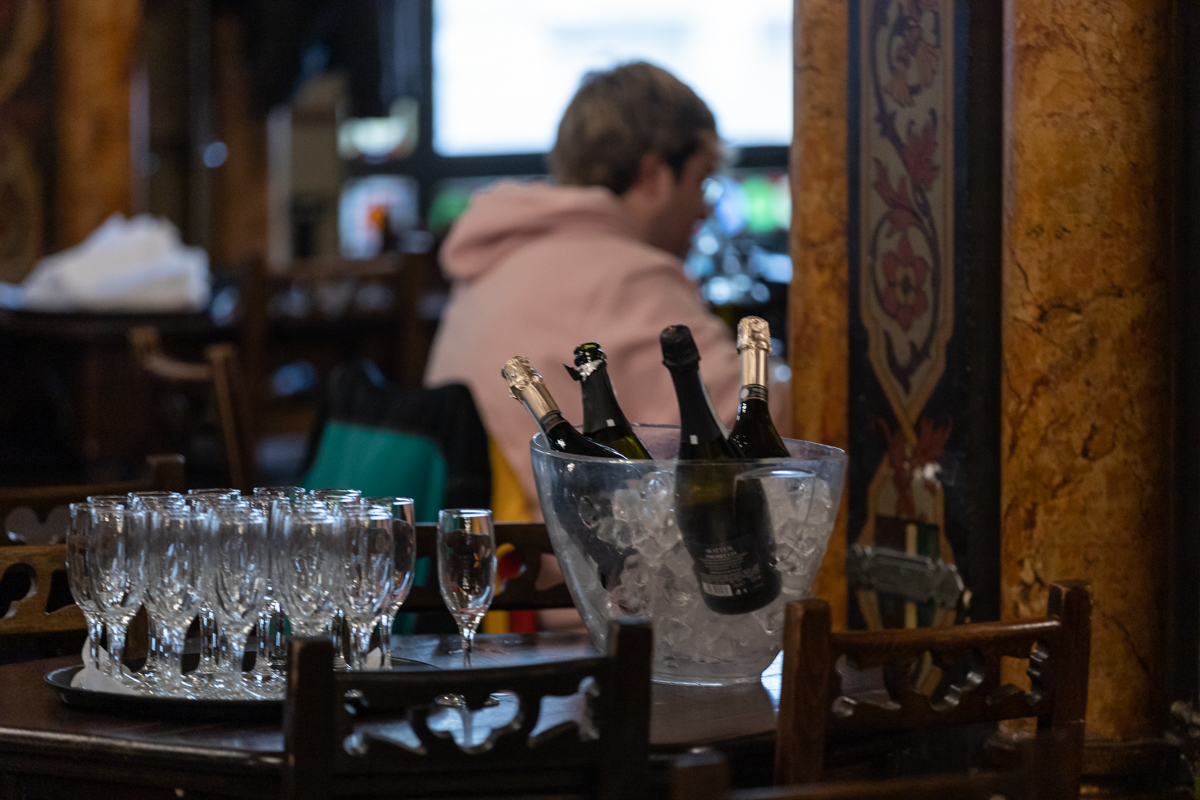 Restaurantele din București s-au redeschis după trei luni. Patron local: „Suntem foarte prudenți"