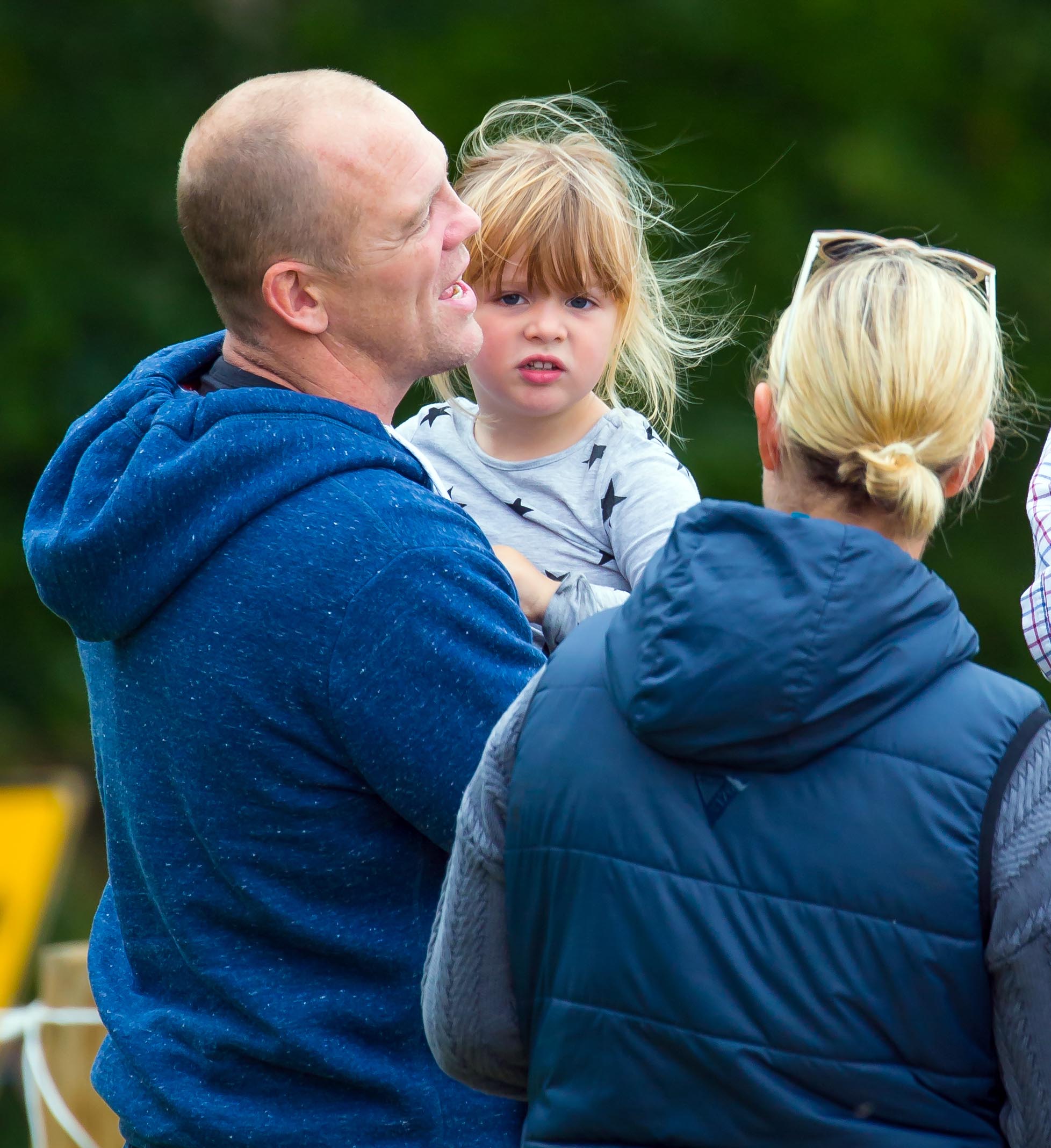 FOTO | Zara Tindall, nepoata reginei Elisabeta a II-a, a născut o fetiță
