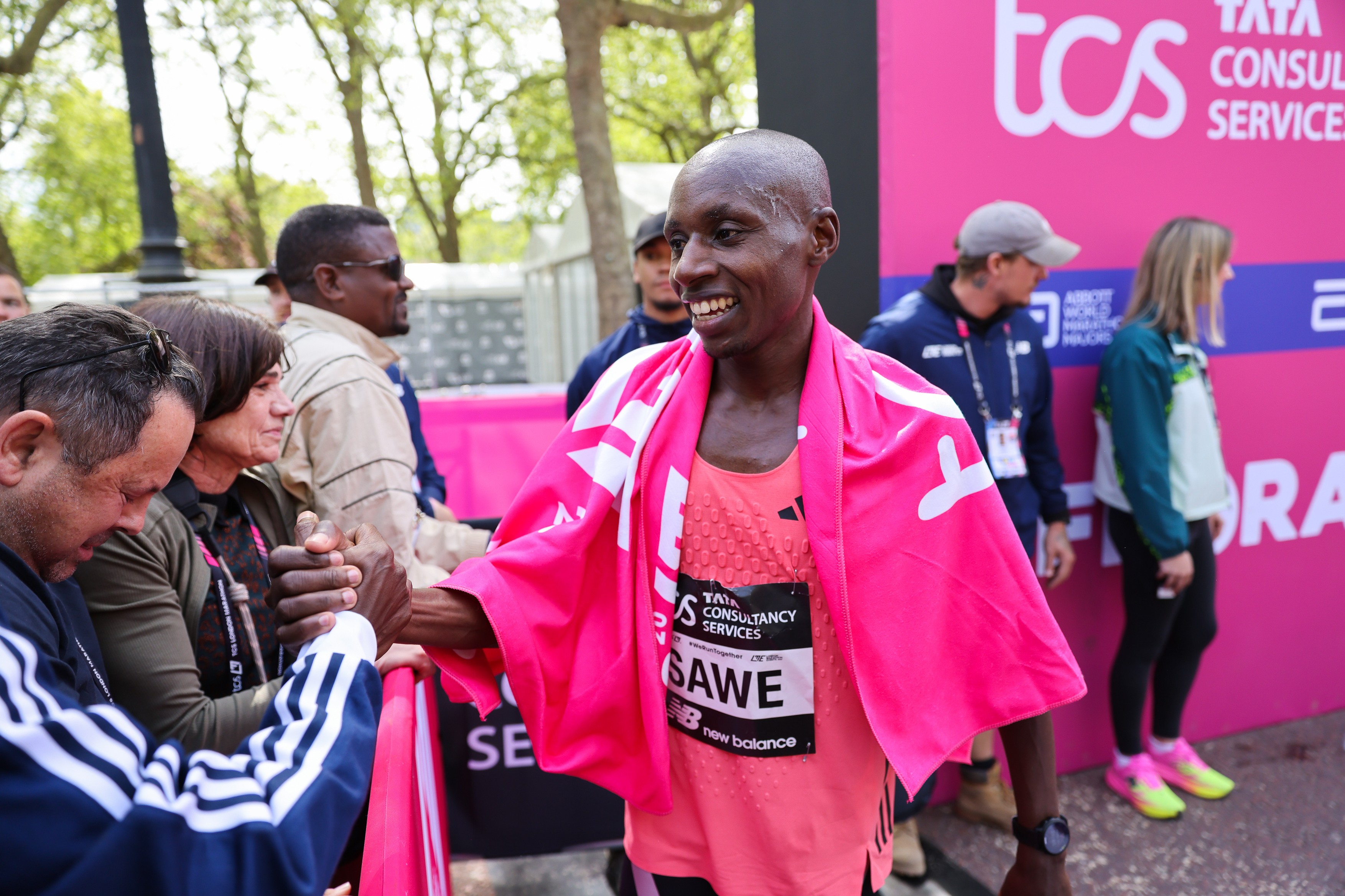 Sabastian Sawe, record mondial la Maratonul Londrei 2026. Timpul incredibil obținut | VIDEO