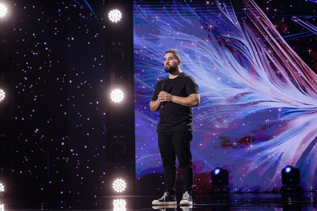 Cine este Ion Cozel de la „Românii au talent” 2025. Smiley și Pavel Bartoș au apăsat Golden Buzz pentru talentul său. „Un diamant neșlefuit”